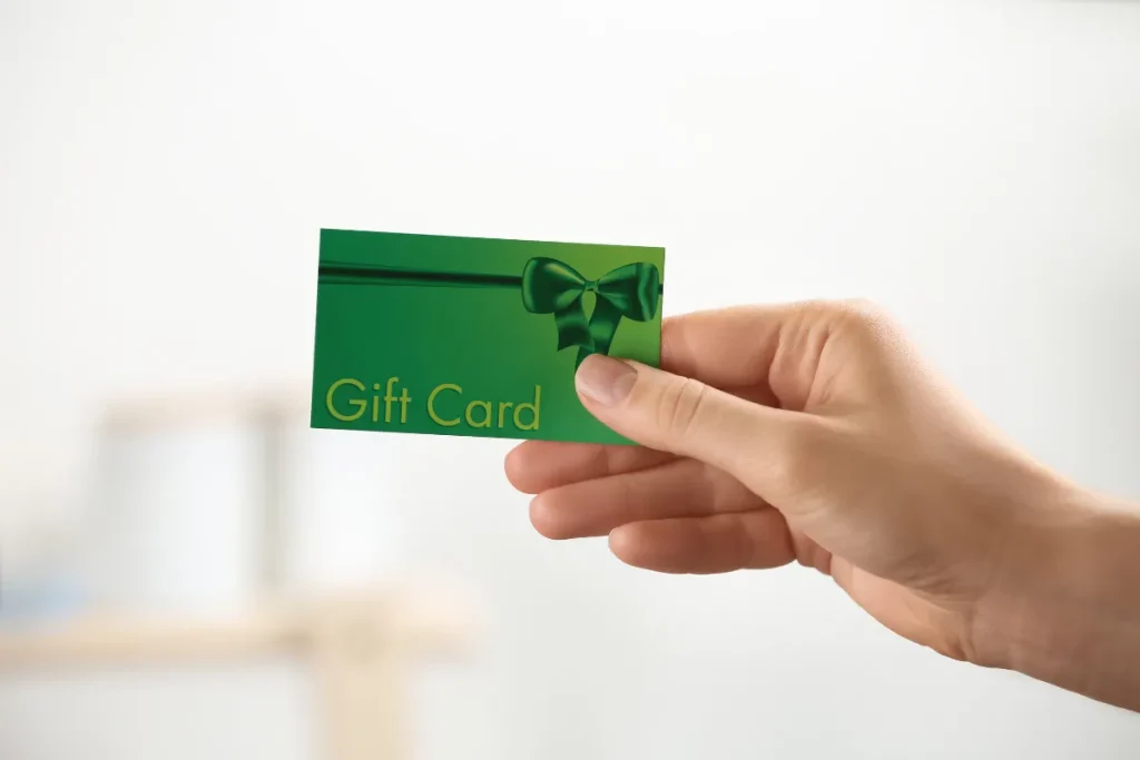 Carte cadeau salariés : combien offrir sans charges cette année